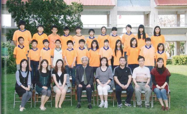 https://www.hzps.hlc.edu.tw/uploads/tadgallery/2016_04_30/304_第四十屆-丙班.jpg 